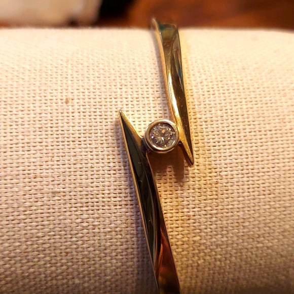 💢14k and diamond bracelet. - Picture 4 of 13